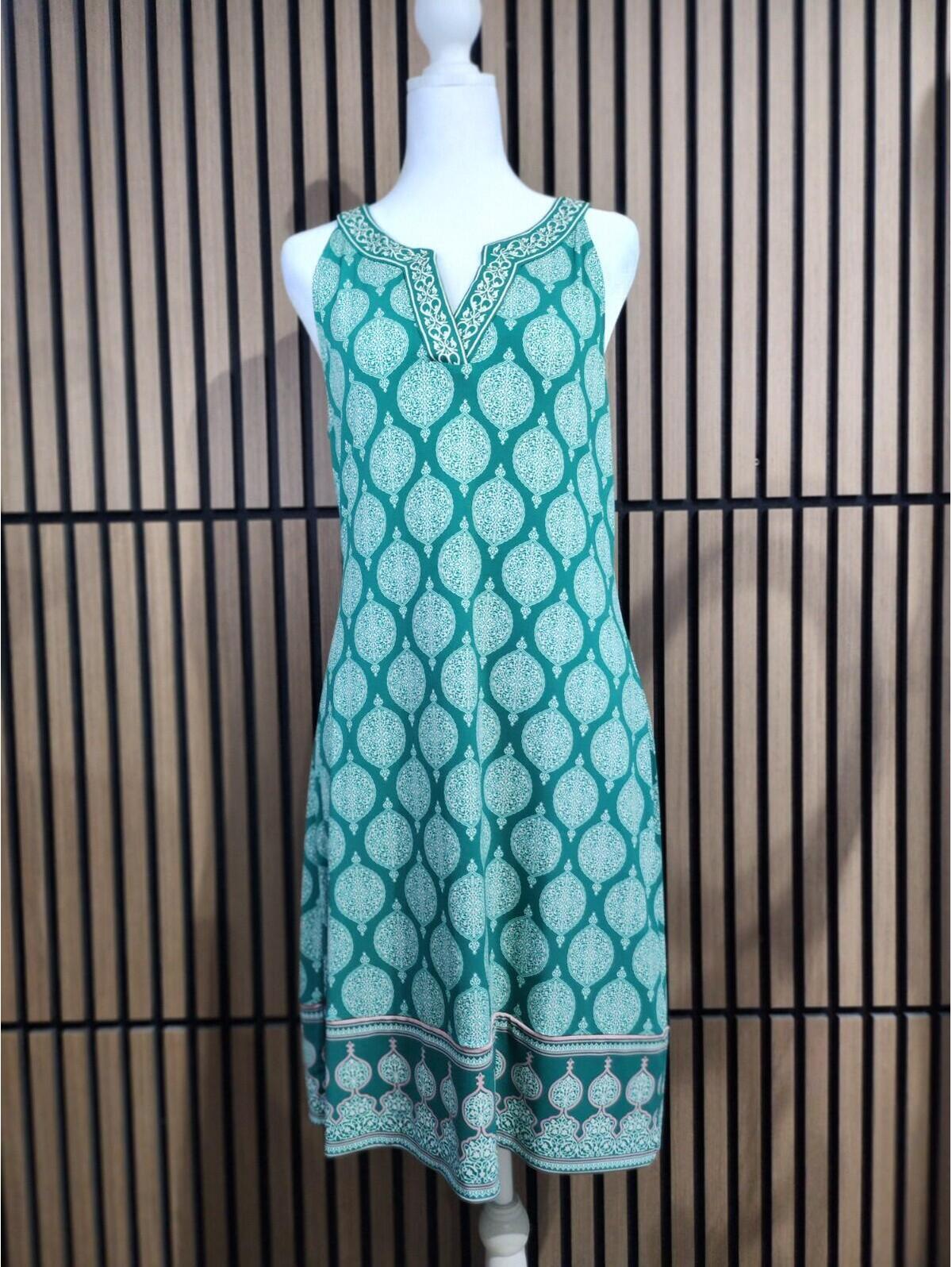 Magnolia Grace Green White Geometric Knit Shift Dress M V-Neck Sleeveless
